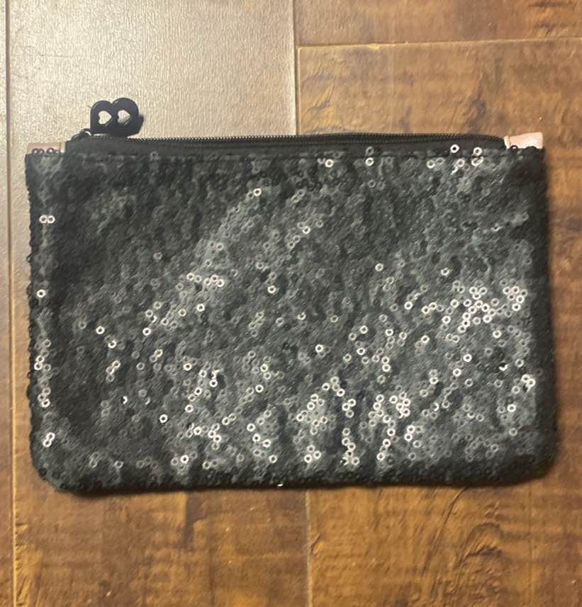 2019 Betty Boop x Ipsy Makeup Travel Clutch - photo 3