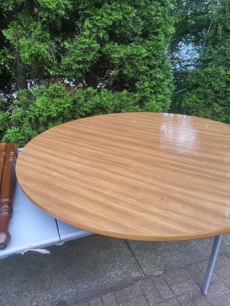 Retro teak Danish round dining table. Hard wood, oak pine - photo 4
