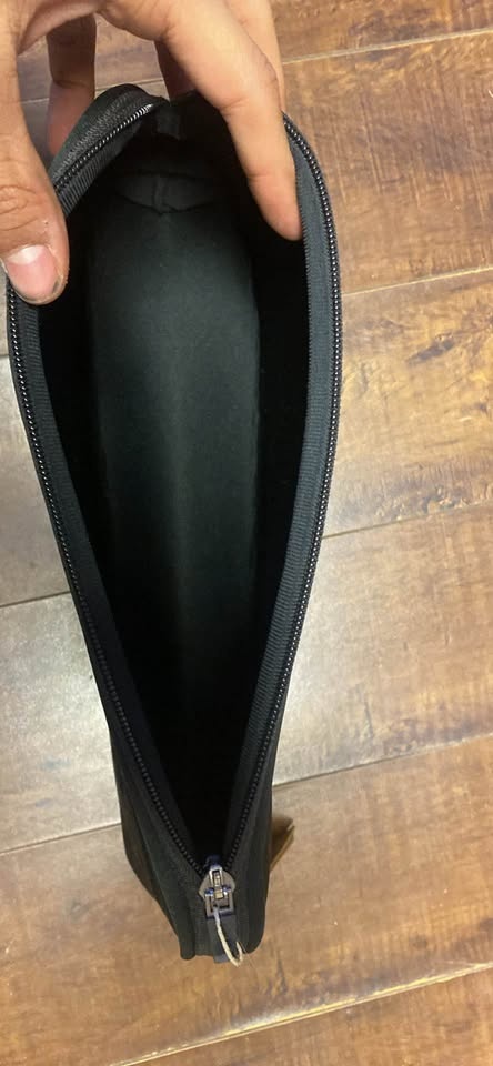 SKIMS Neoprene Pouch In Black - photo 4