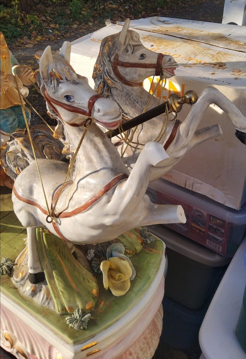Vintage Capodimonte Italian Horse Carriage Porcelain Lamp (Damag - photo 3