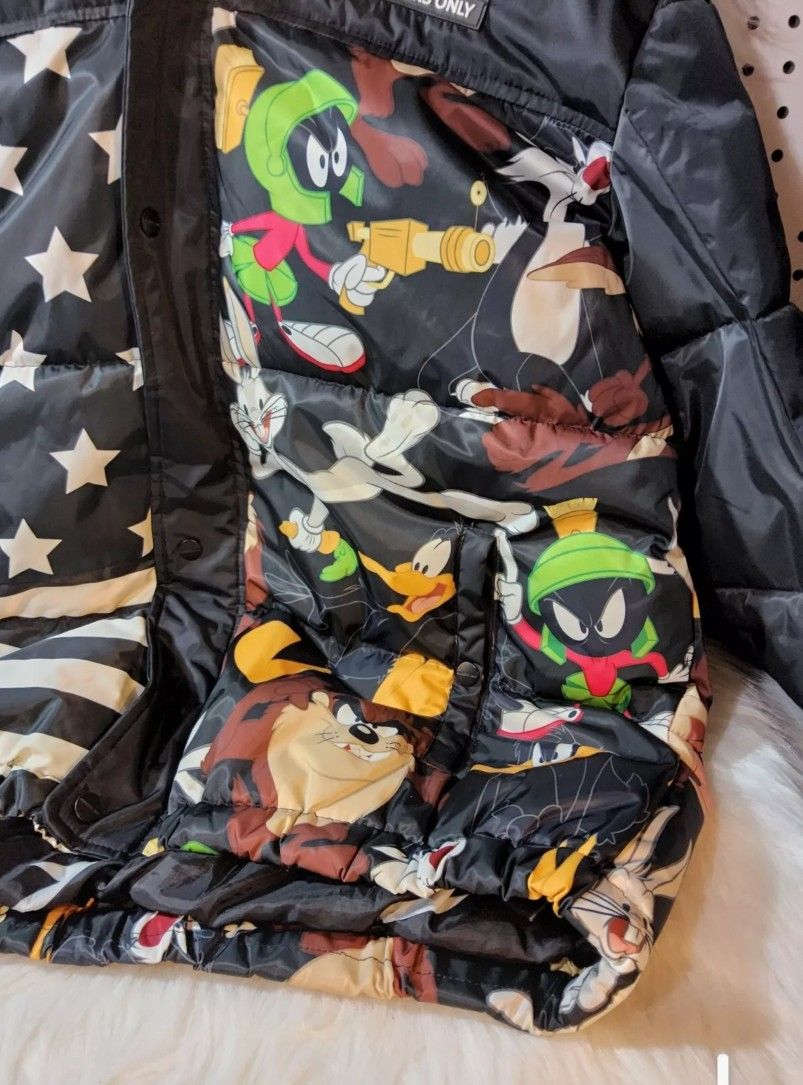 Members Only Looney Tunes Puffer Jacket - Black, Size L/XL - photo 4