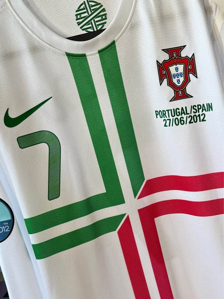 Portugal 2012 Ronaldo #7 Player Jersey - XL (fits M)