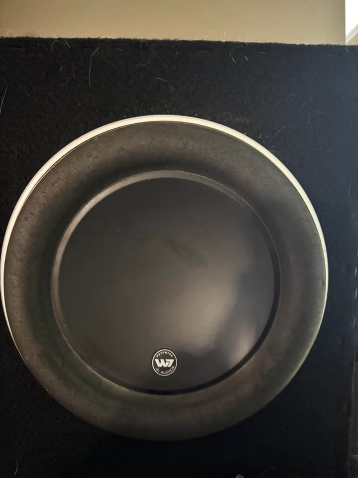 JL Audio 10W7-3 Subwoofer with Custom Box - photo 3