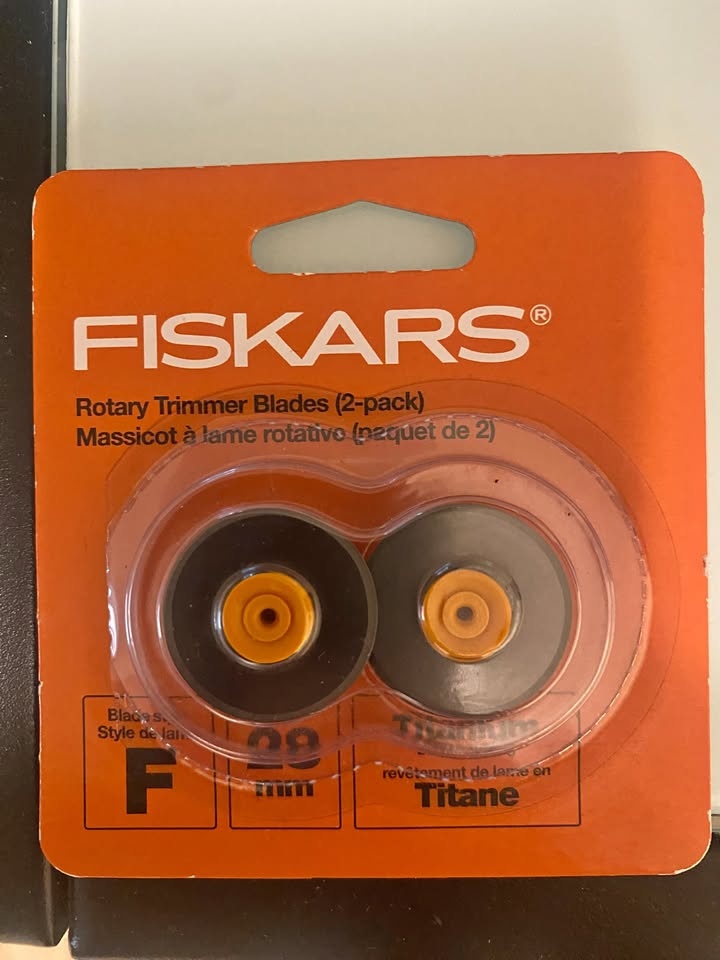 Fiskars 28 mm Rotary Trimmer Blades - 2-Pack - New