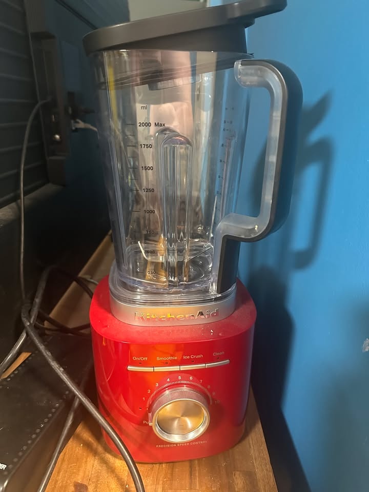KitchenAid® Pure Power Blender KSB2072ER - Empire Red - photo 2