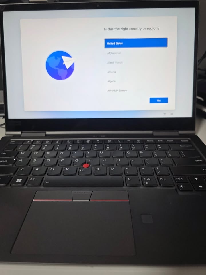 Lenovo ThinkPad X1 Yoga i7 16GB RAM 512GB SSD 2-in-1 Laptop - photo 3