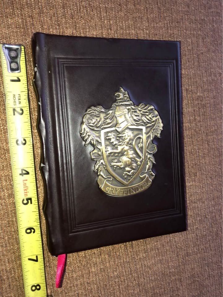 Warner Bros Gryffindor Metal Crest Journal Harry Potter - photo 4