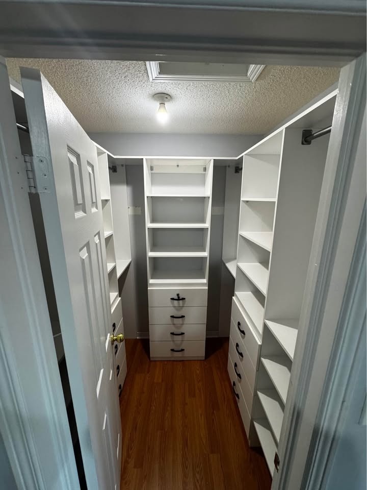 Walk-in closet / C shape closet / design - photo 4