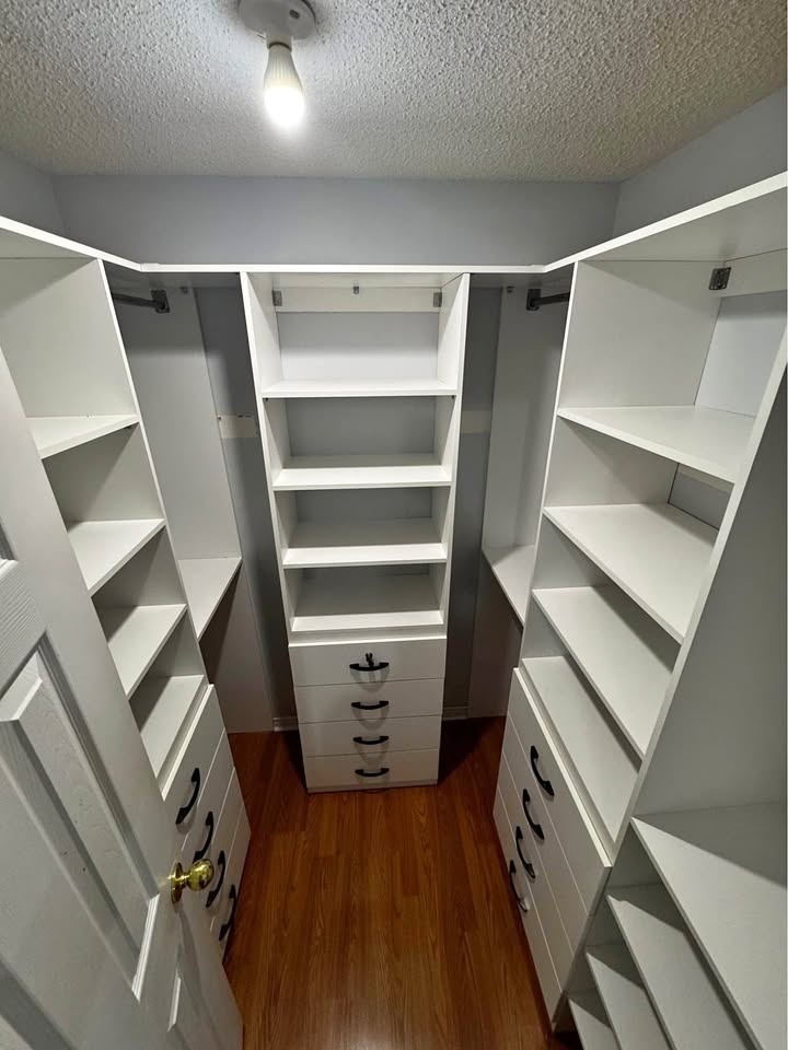 Custom Reach-In Closets - Functional & Affordable