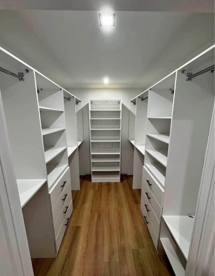 Walk-in closet / Reach-in closet / closet organizer