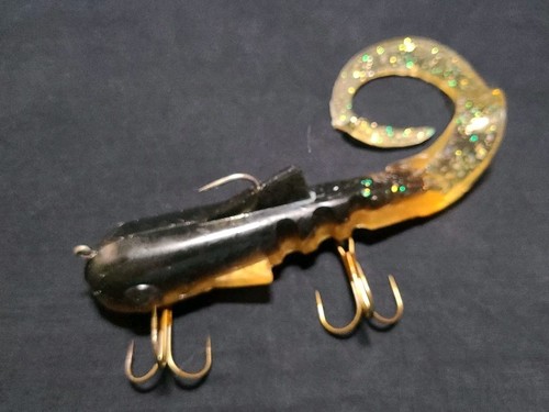 17" Mag Super D Soft Swimbait - Black/Gold/Yellow - Muskie