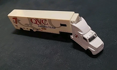 1/87 Nascar Hauler, Geoff Bodine #7, QVC, No Box, 1997 - photo 2
