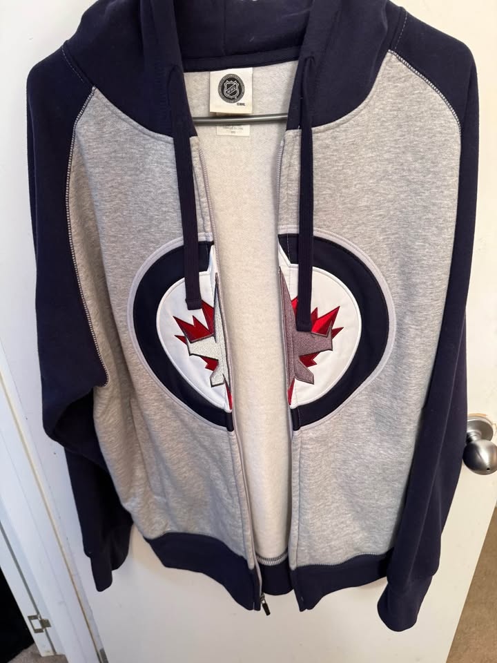 Winnipeg Jets Zip Up Hoodie - Men's Medium - photo 3