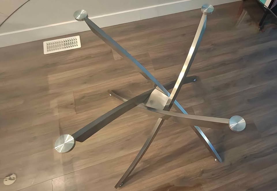 Round Glass Dining Table - 47" - photo 4