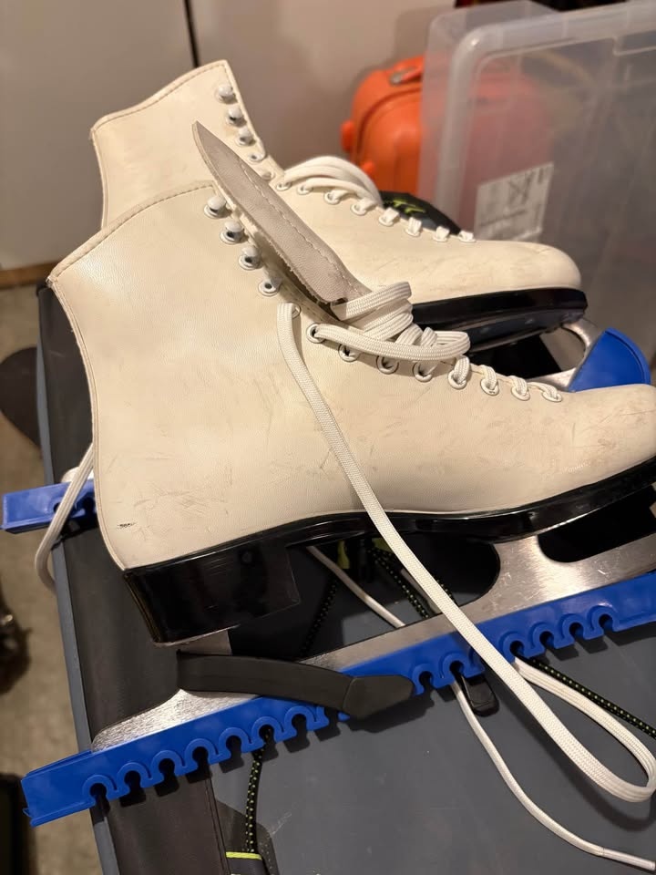 Ladies Size 9 Skates - photo 2