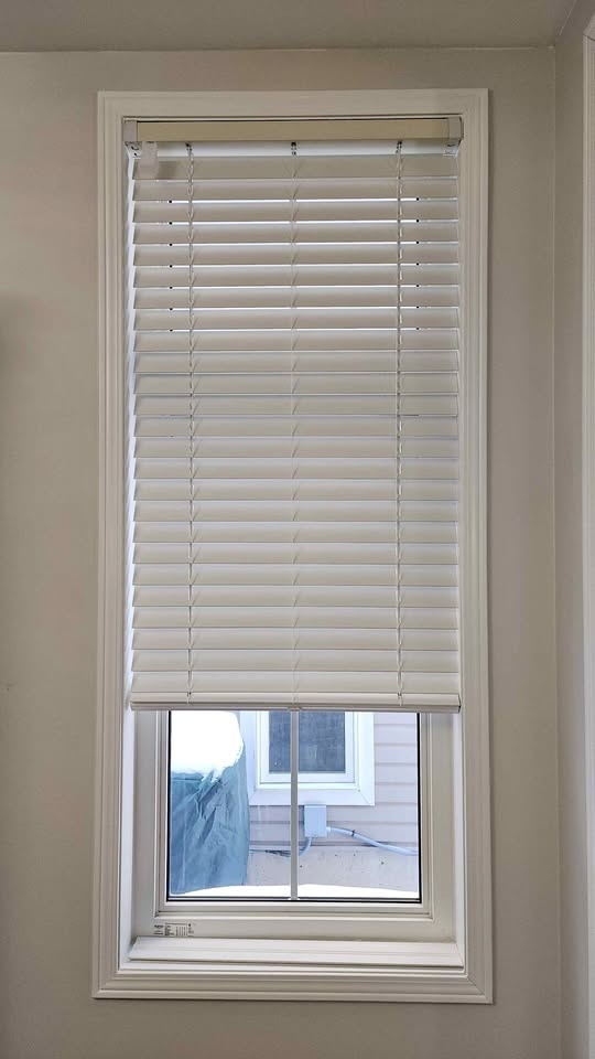 Brand New Hunter Douglas White Faux Wood Blinds 26.75" W x 46.75