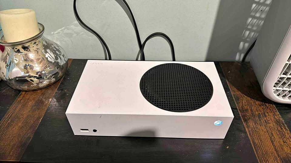 Xbox Series S BUNDLE OBO TRADE!