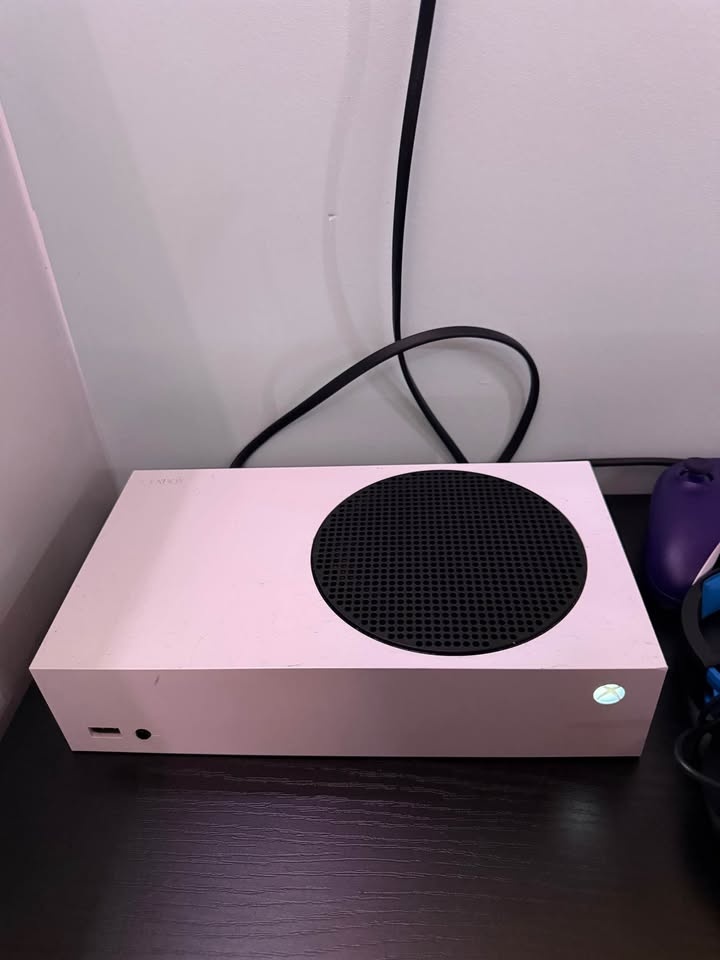 Xbox Series S BUNDLE OBO TRADE! - photo 3