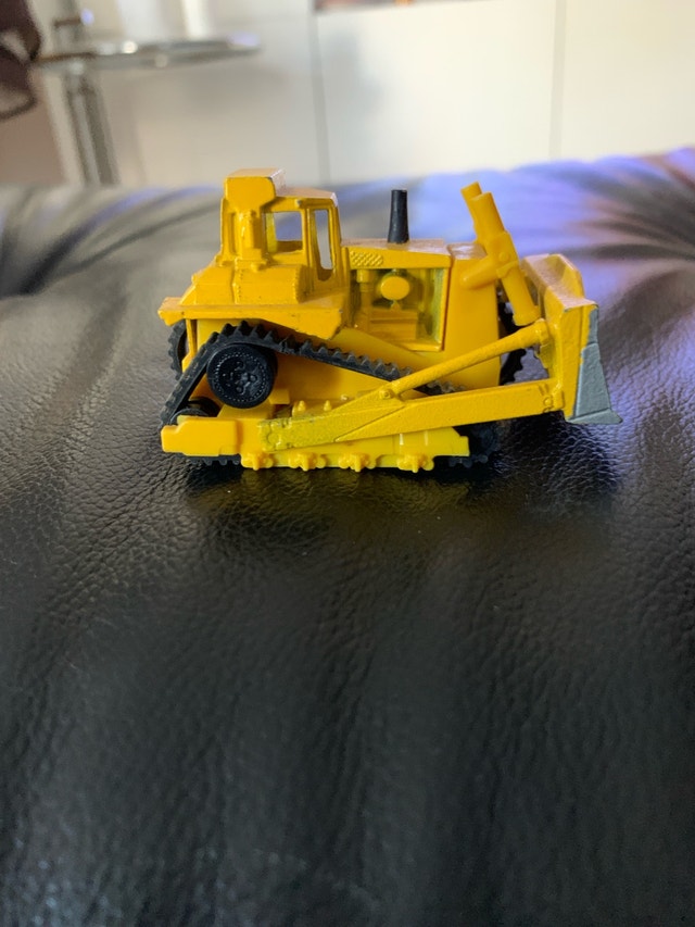 Hotwheels - 1979 Cat. Bulldozer - photo 3