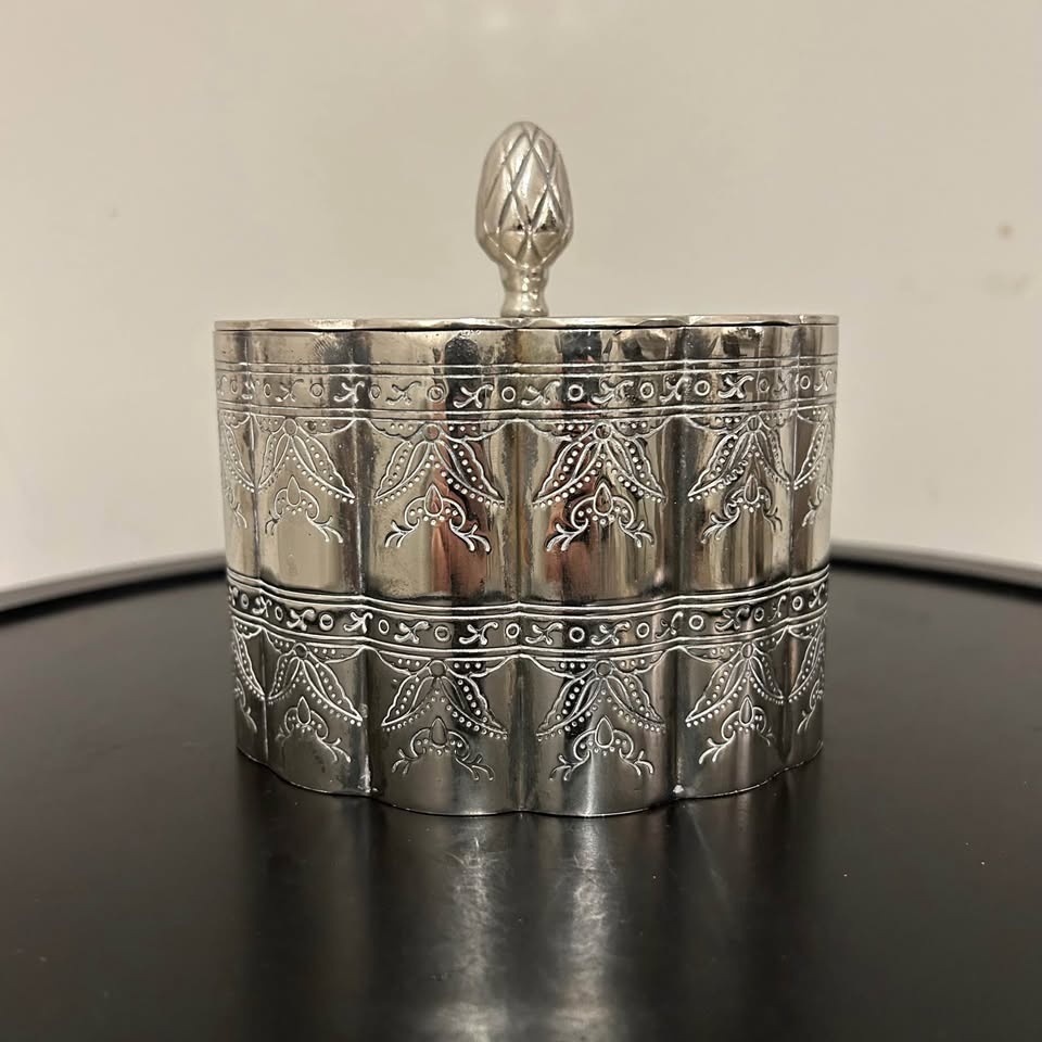 Vintage Silver-Plated Ornate Trinket Box – Pinecone Finial & Flo - photo 3
