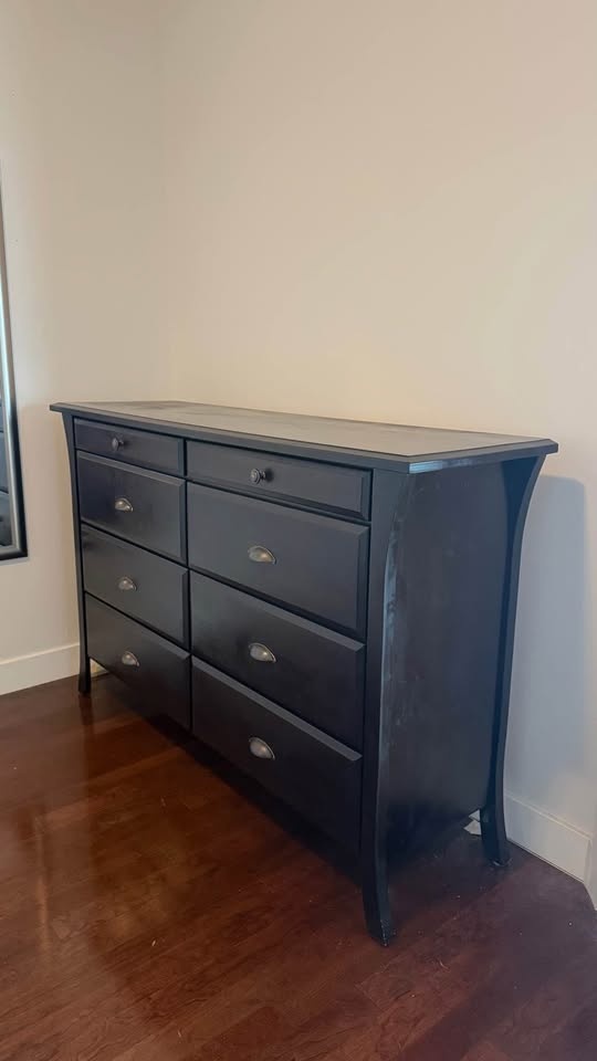 Stunning REAL WOOD Dresser. High Quality. Smooth-glide drawers. - photo 2