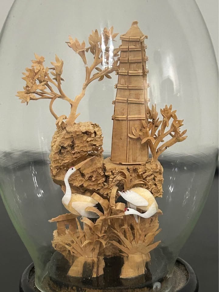 Vintage Chinese Cork Carving Diorama – Pagoda & Cranes in Glass - photo 2