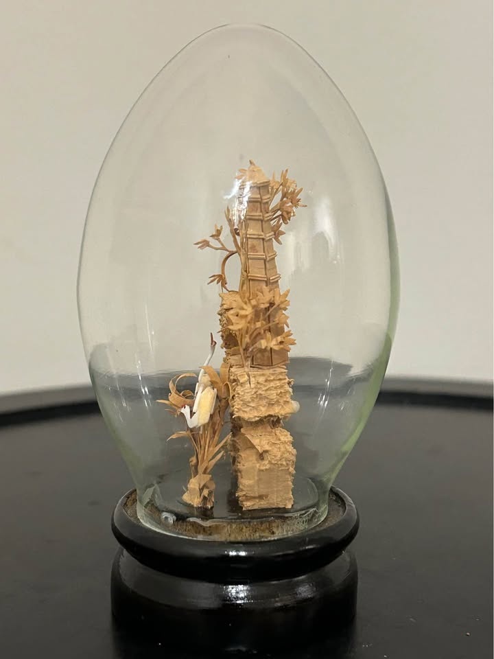 Vintage Chinese Cork Carving Diorama – Pagoda & Cranes in Glass - photo 4