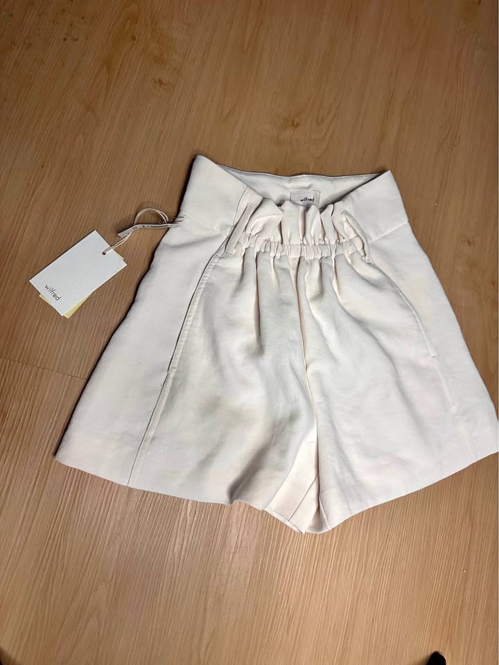Aritzia Wilfred Womens Shorts NEW with tags