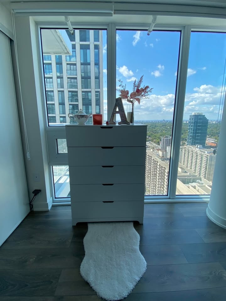 Brand New White 5 Drawer Dresser (Assembled) - photo 4