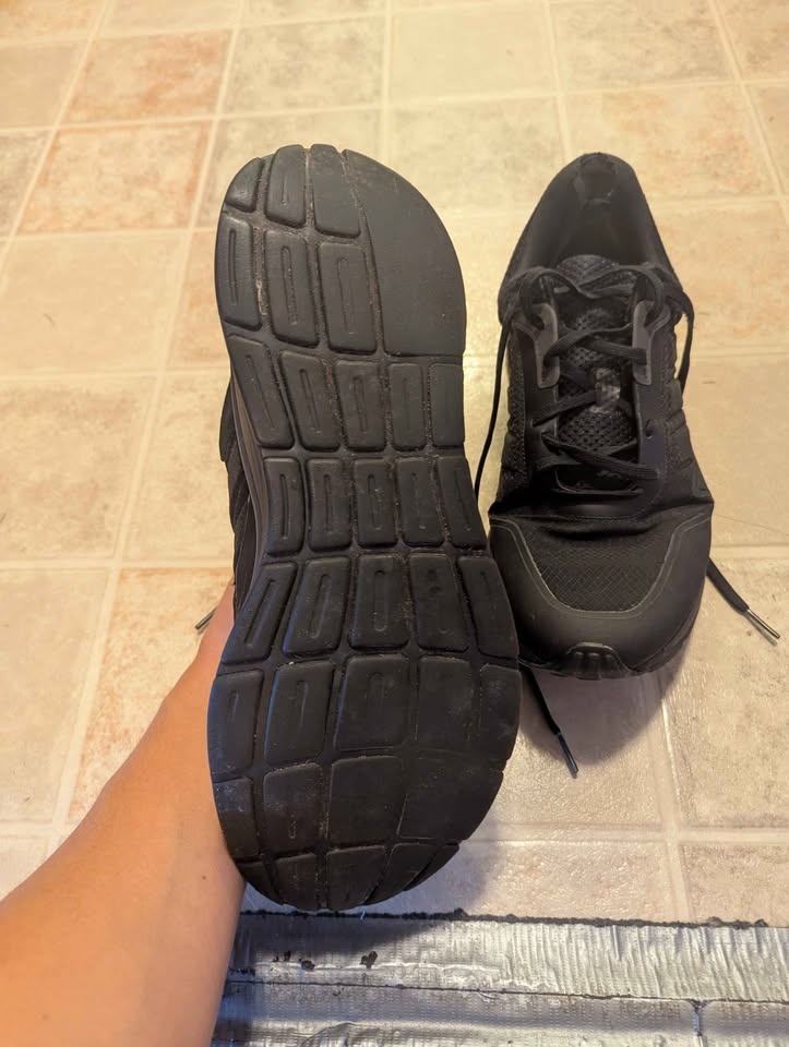 Men's Adidas Cloudfoam Sneakers Size 10.5 - photo 2
