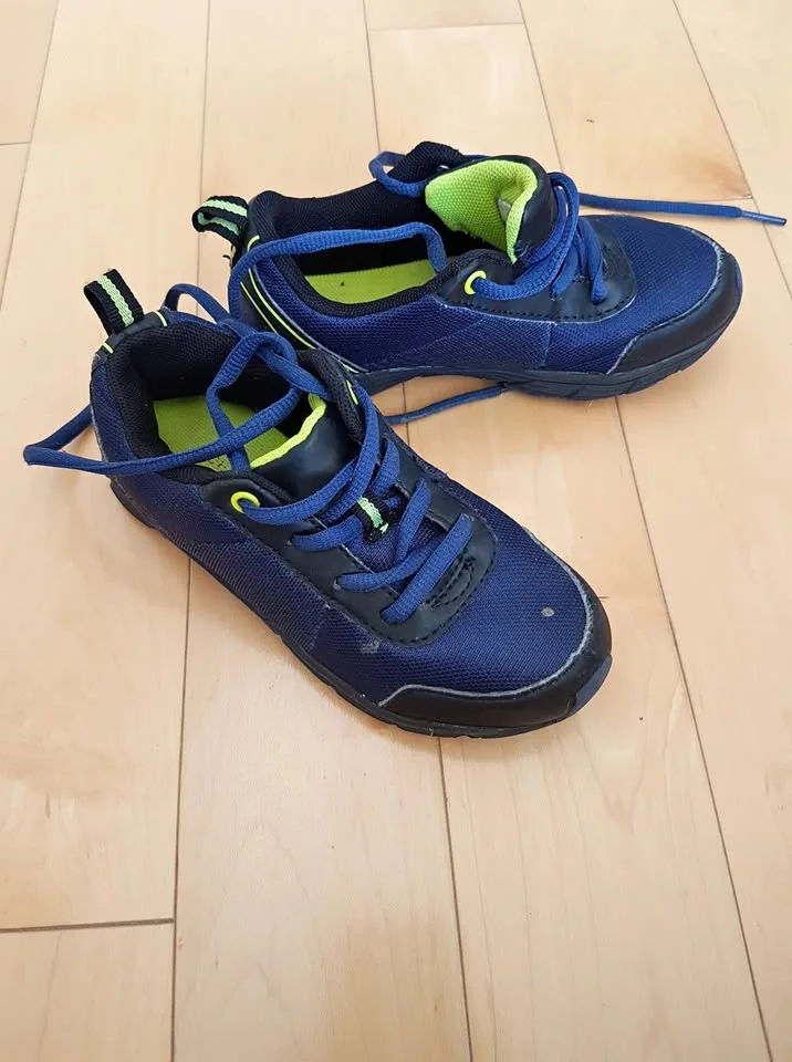 EUC Joe Fresh Blue Runners - Size 11T thumbnail