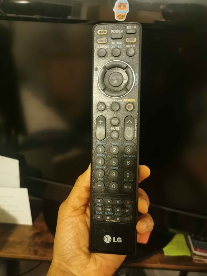 LG 32 TV with free remote - photo 5