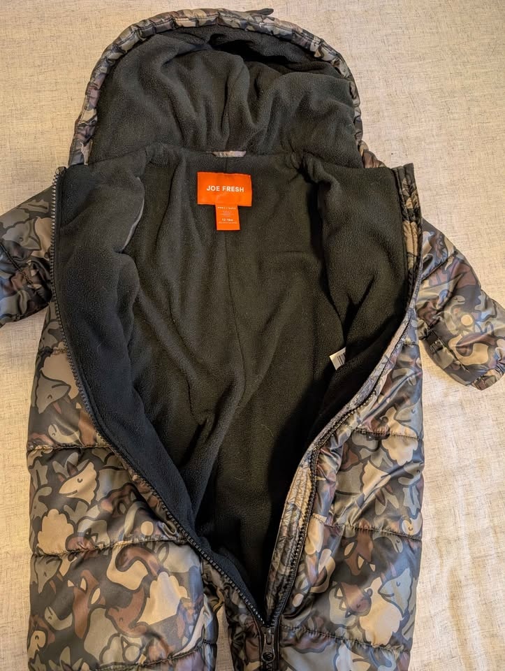 Dino camo snowsuit 12-18 months - photo 2