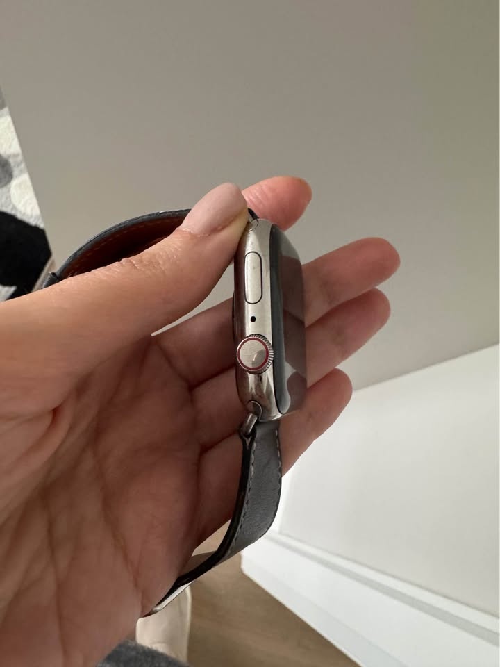 Apple Watch 44mm Series 5 - photo 3