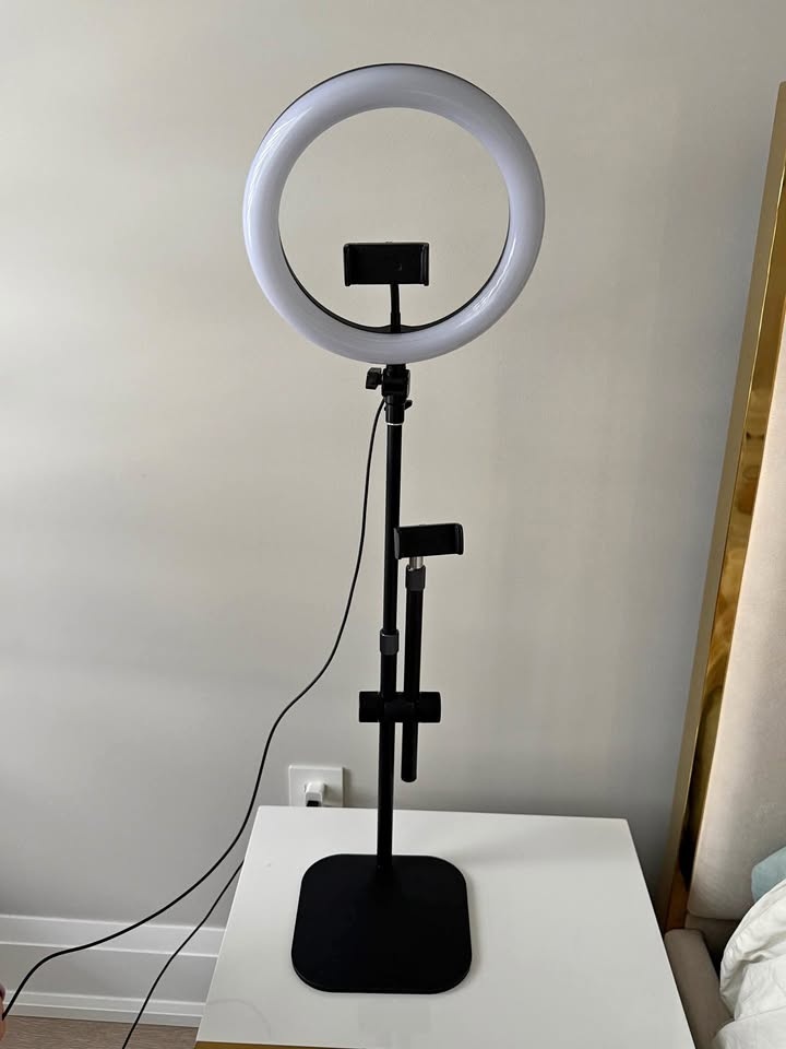 Adjustable Tabletop Tripod with 11” Ring Light
