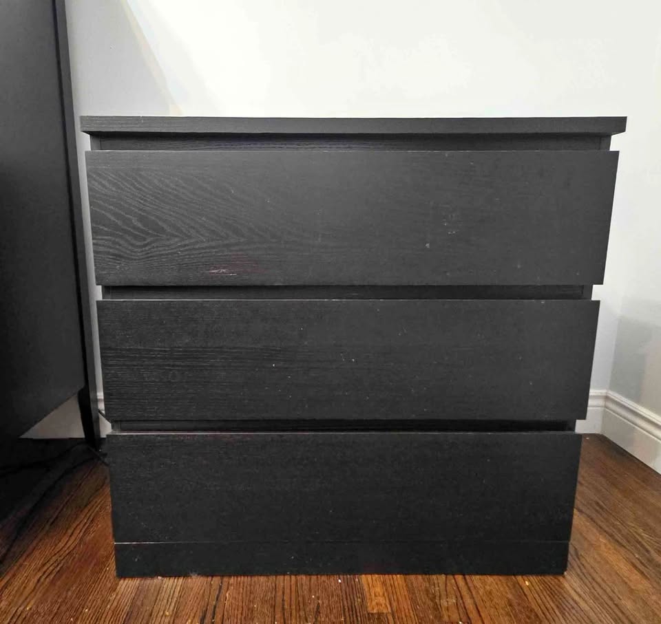 Modern 3-Drawer Dresser – Sleek & Functional