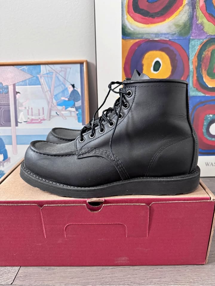 Red Wing Moc Toe sz8 Boots