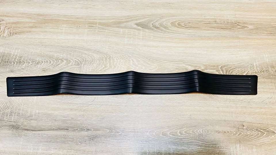 3D Rubberized Rear Bumper/Trunk Guard (Scratch-Resistant)
