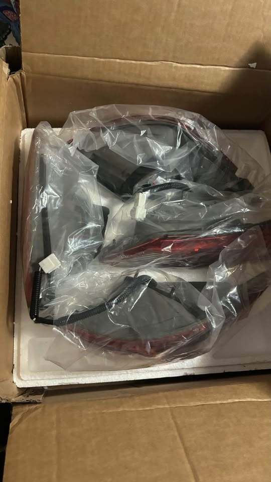 Lexus IS250 Tail Lights - photo 4