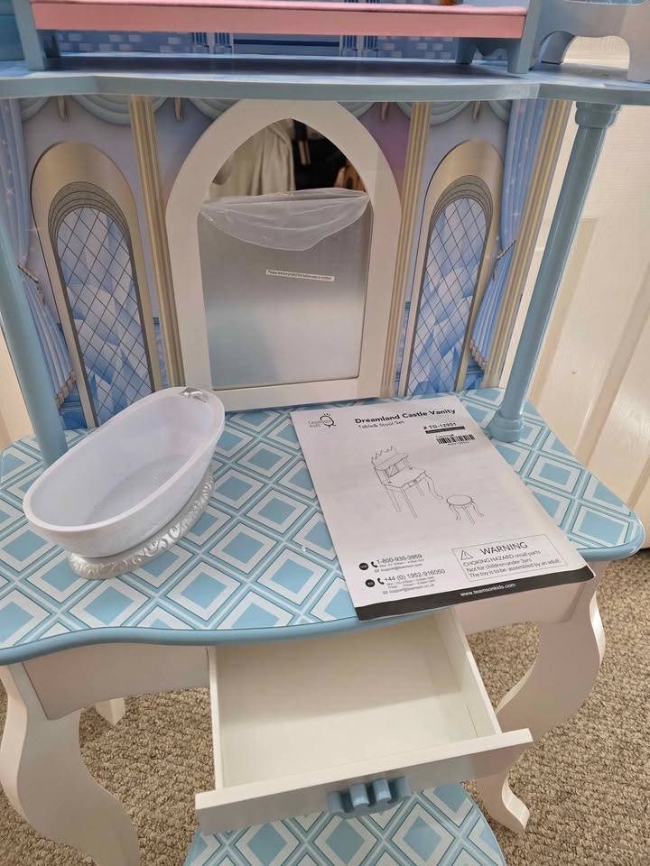 Teamson Kids Dreamland Castle Vanity Table & Stool Set - photo 4