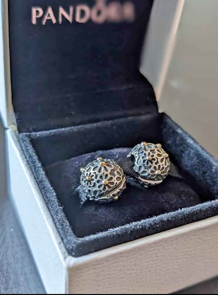 Pandora Charms - Daisies