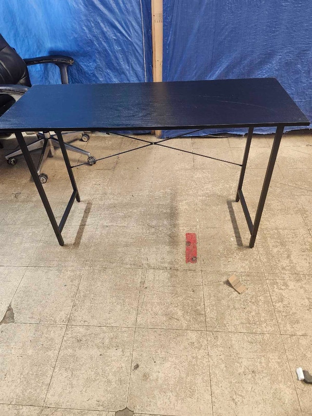 Black Desk