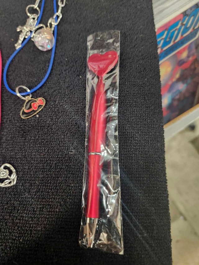 Heart pen