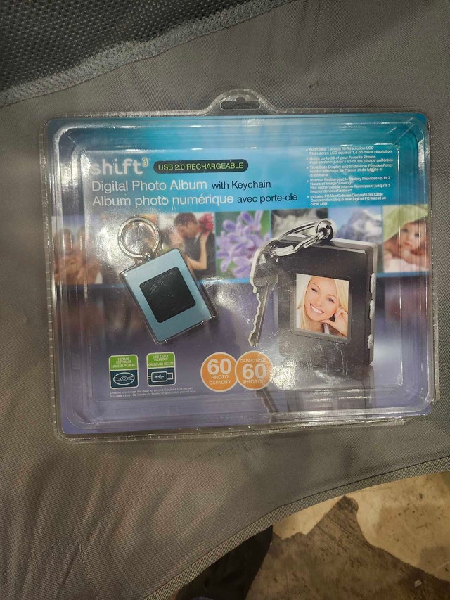 Digital Photo Album Keychain