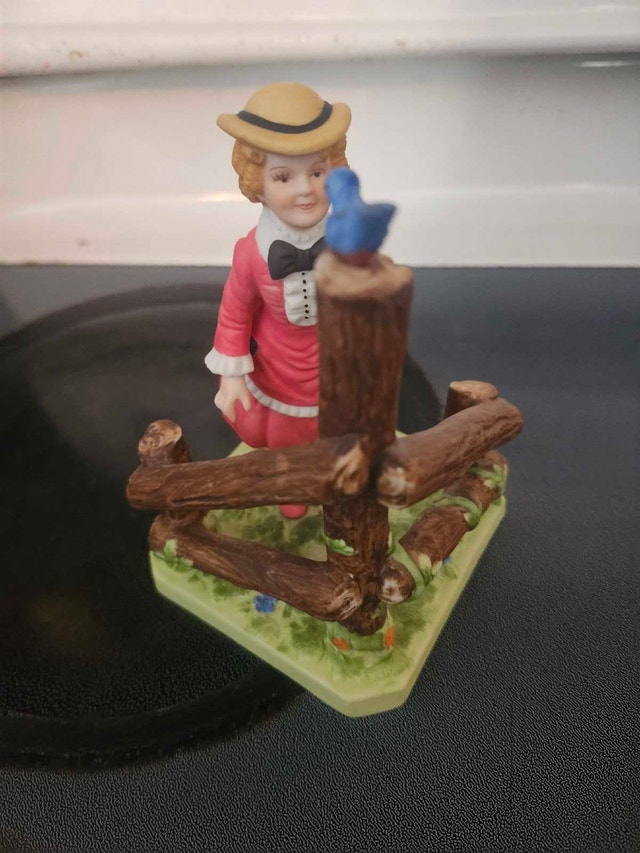Shirley Temple Figurine - "The Little Colonel"