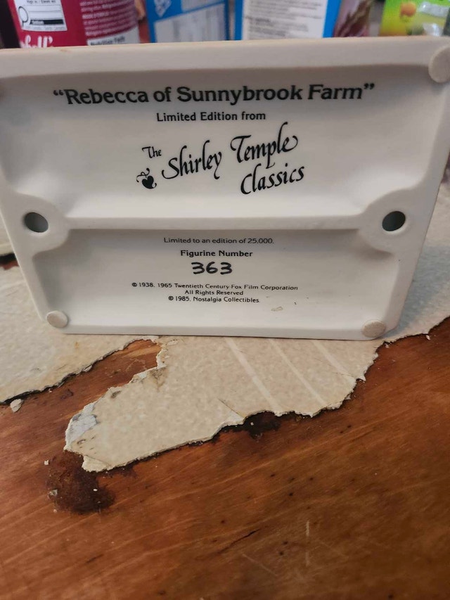 Shirley Temple Classics "Rebecca of Sunnybrook Farm" Figurine - photo 3