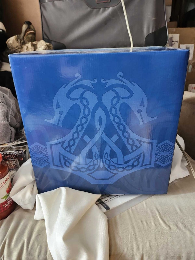 God of War Ragnarok Jotnar Edition Collector's Box - photo 2
