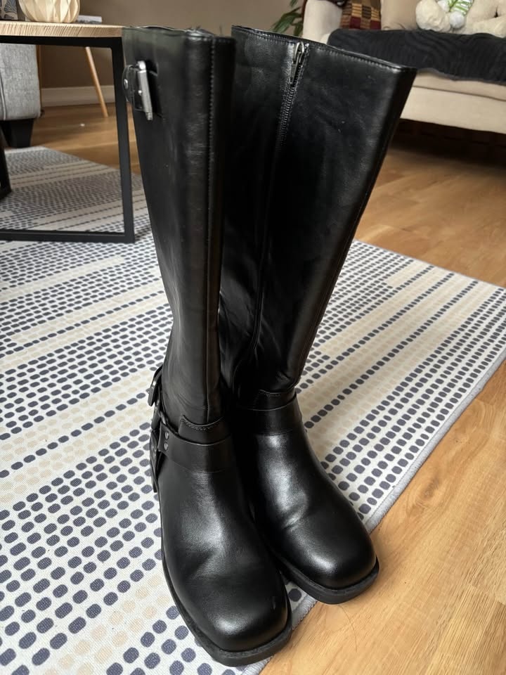 Black Harlow Knee High Boots w/ Buckles & Zipper - New, Size 9 - photo 3