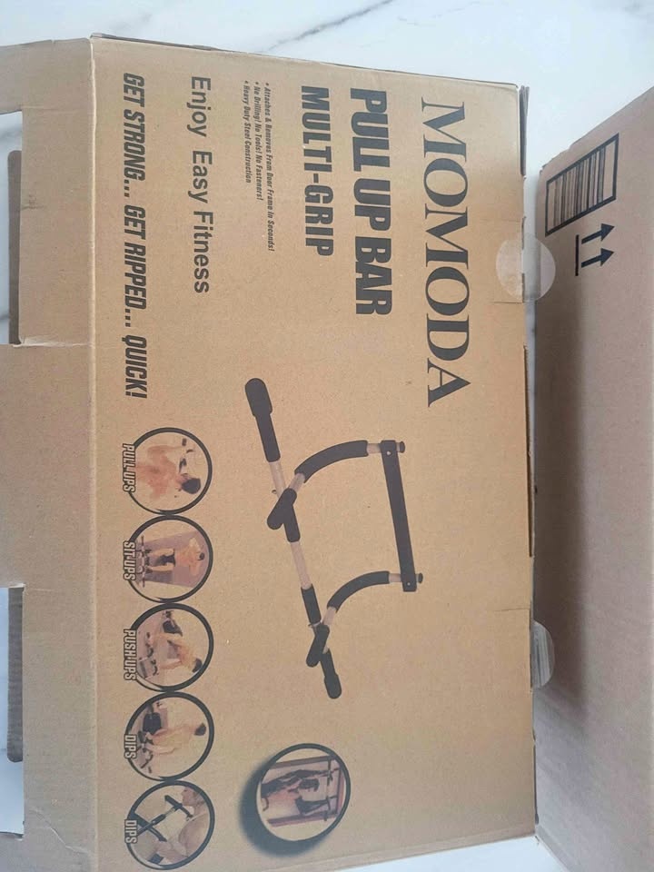 Momoda Pull Up Bar - New in Box