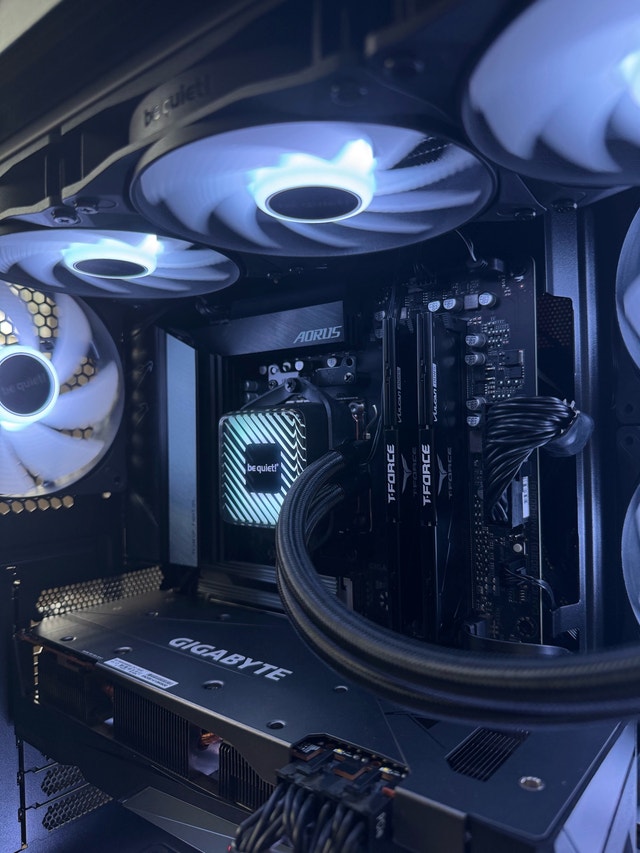 Gaming PC Ryzen 7 7700 + RX 6800 + 16gb DDR5) - photo 3